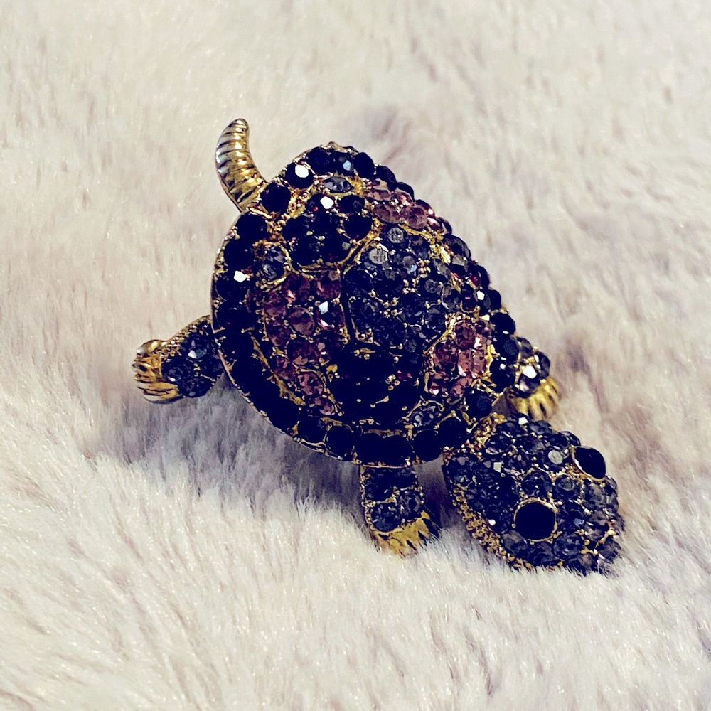Turtle Moving Gem Ring